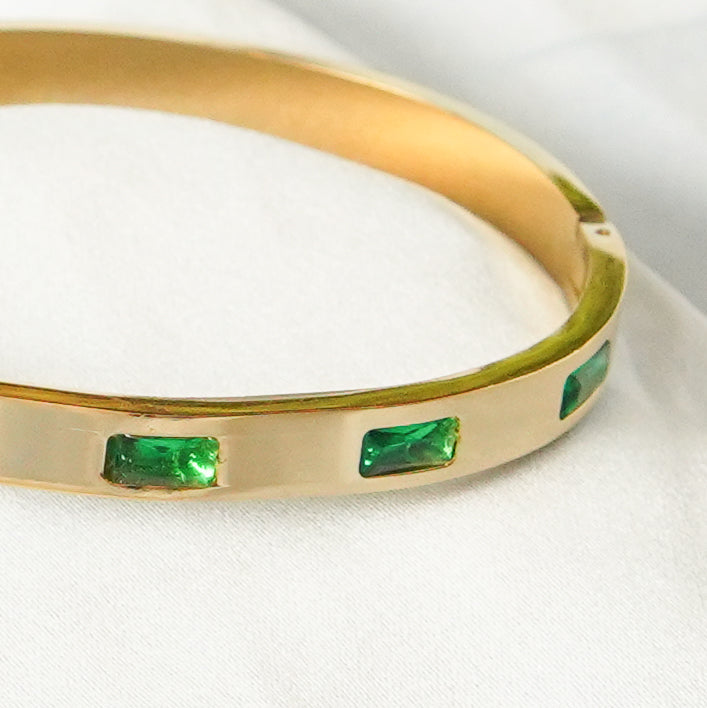 Elegent Bangle Emerald-Cut Green Stones