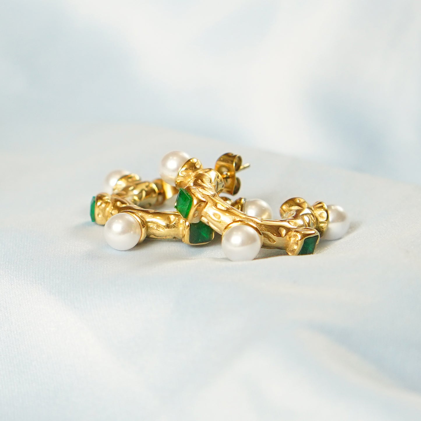 Green Accents Pearl Detailing Earring