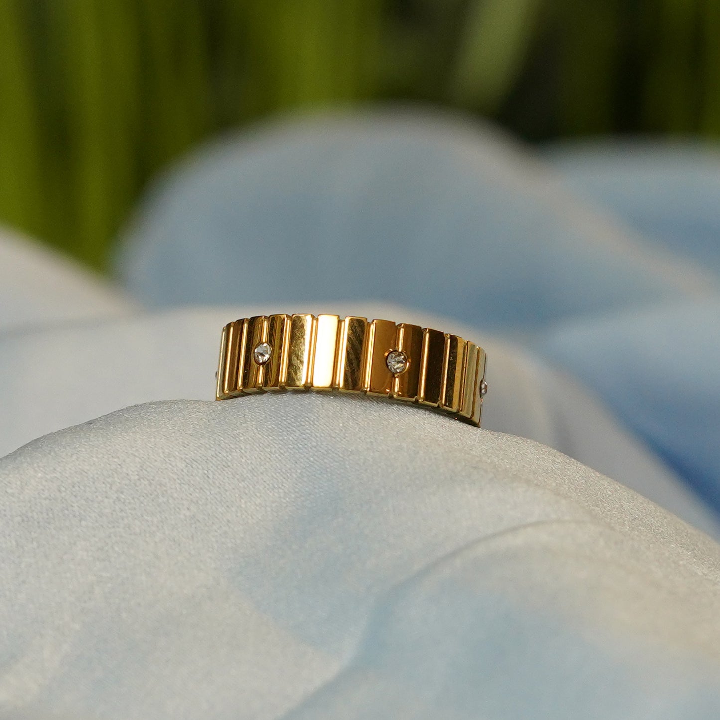 Classic Sparkling Stone Accent