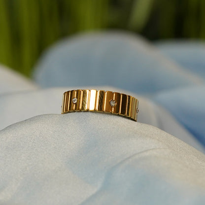 Classic Sparkling Stone Accent