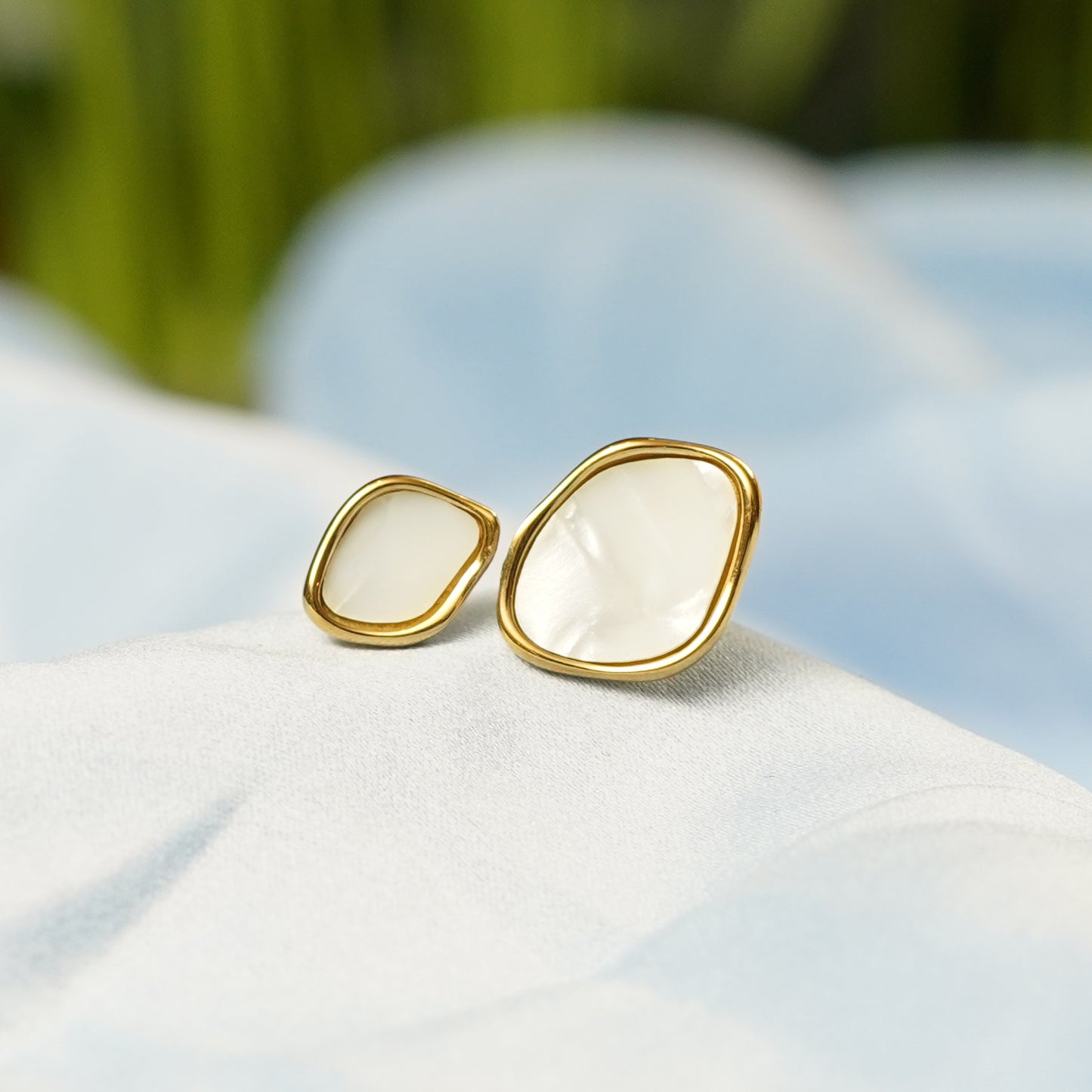 Dual Mother-of-Pearl Accents Adjustable