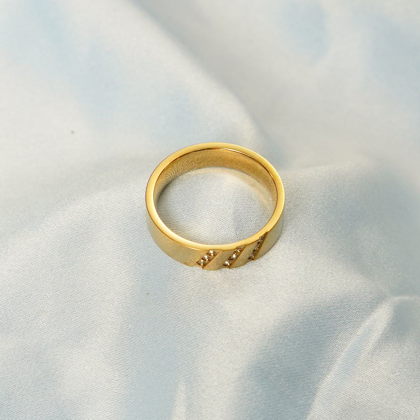 Embedded Crystals Ring 316L