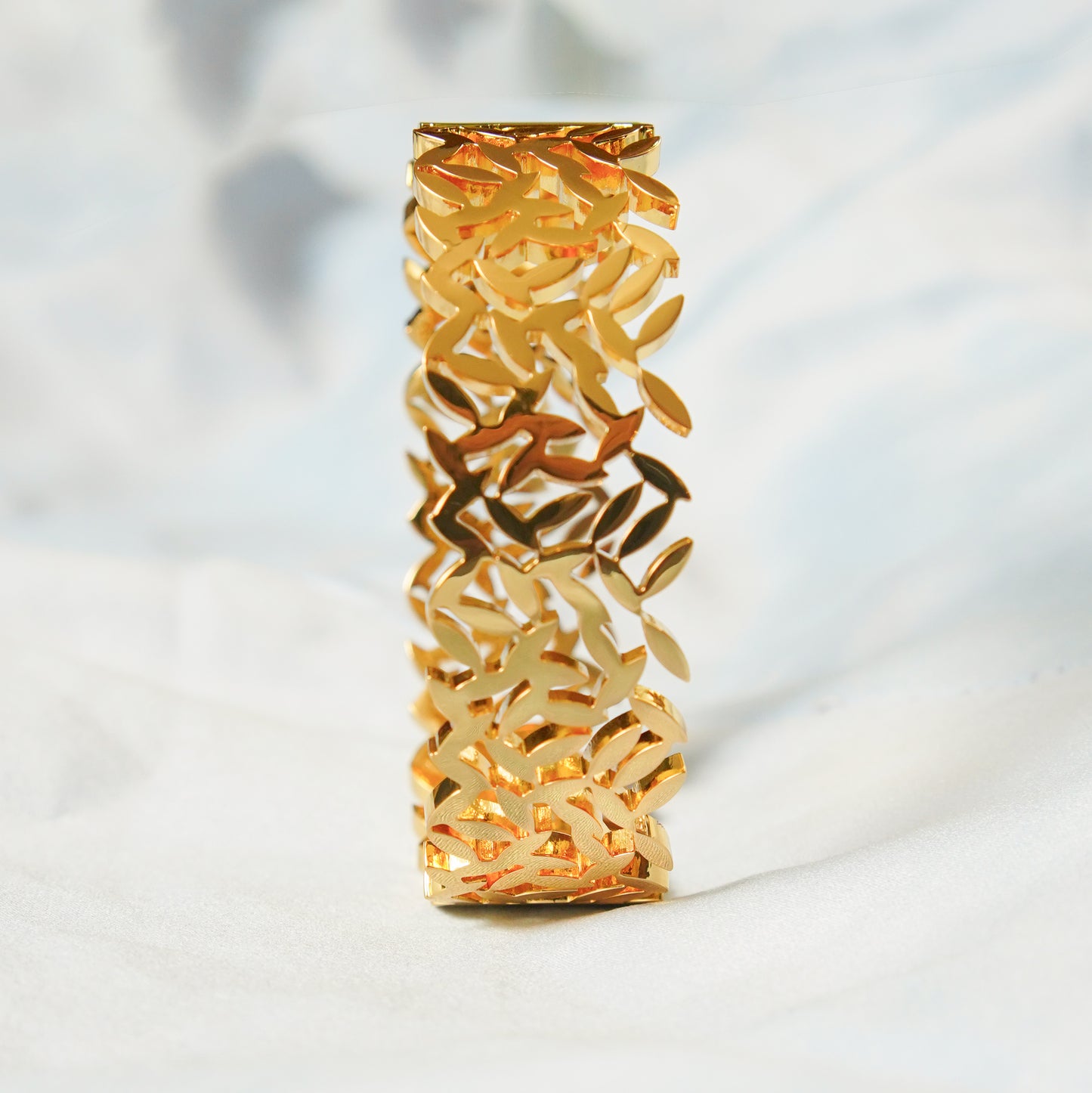 Verdura Luxe Leaf Cuff 316L