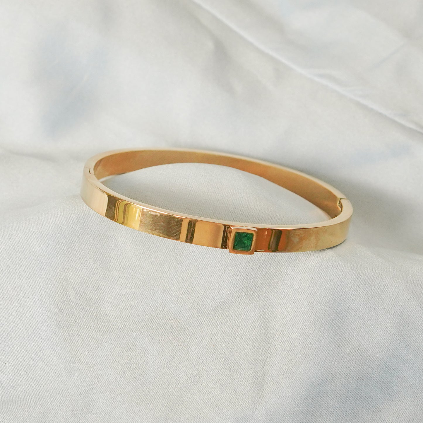 Classic Emerald Accent Bangle