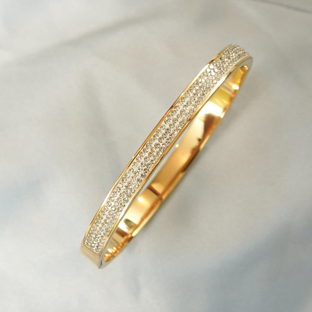 Sparkling Stone Inlay Bangle