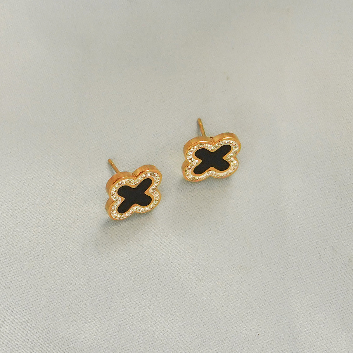 Black Enamel Inlay Clover Stud Earring