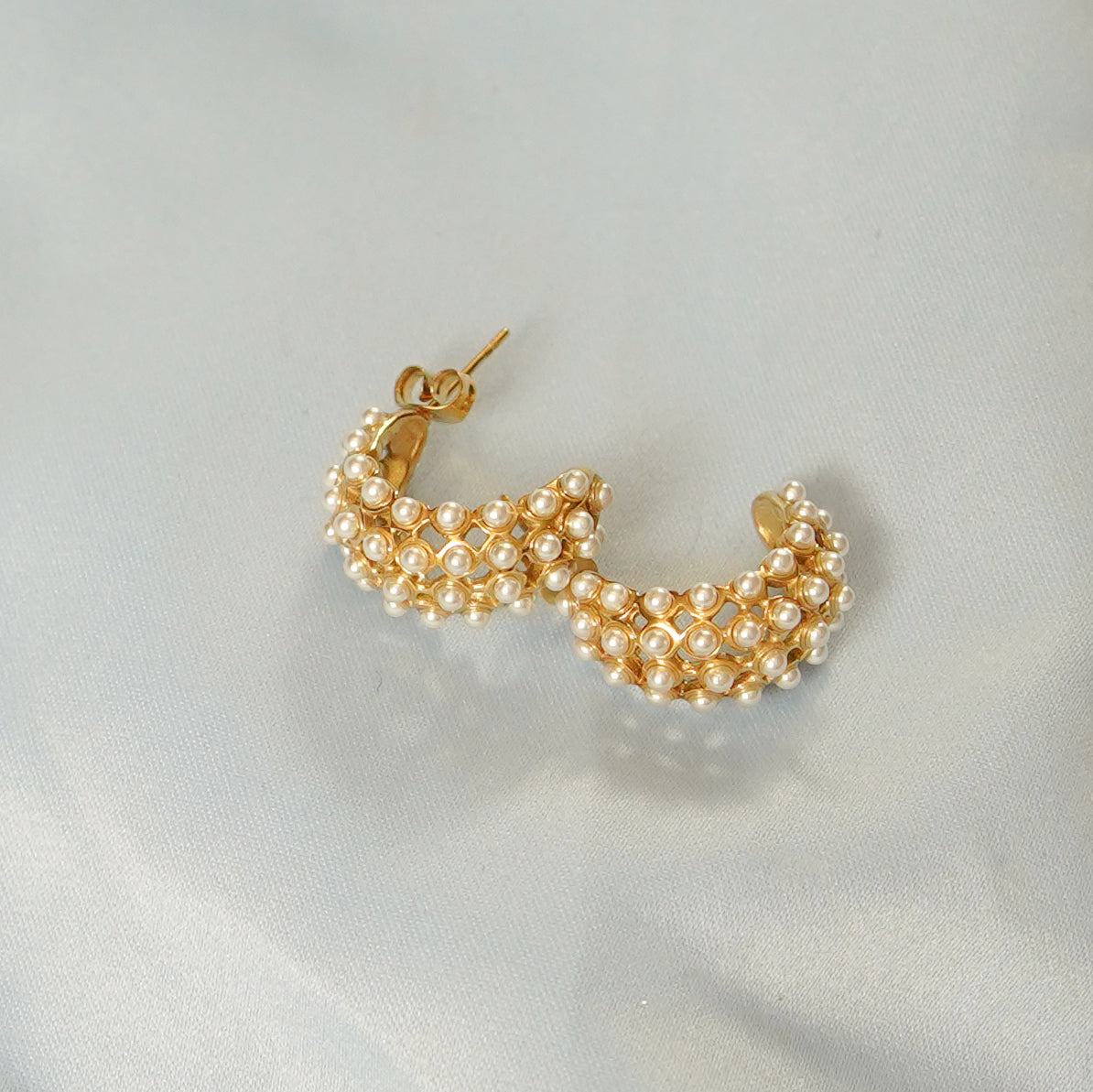 Pearl Bead Detailing Hoop 316L