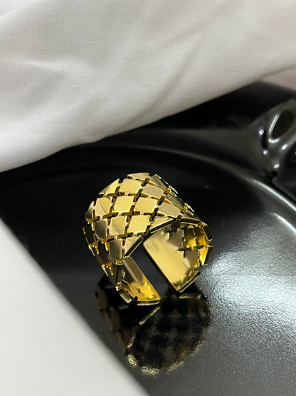 Interlock Adjustable Ring