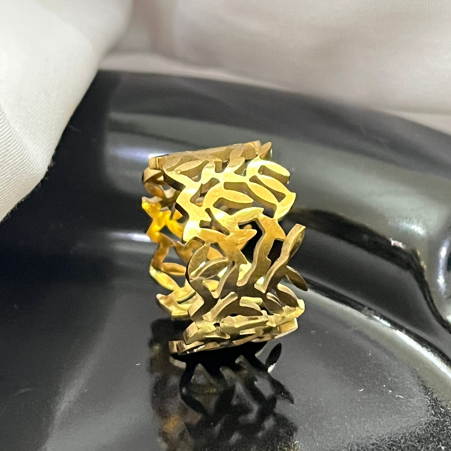 Verdura Luxe Leaf Adjustable Ring